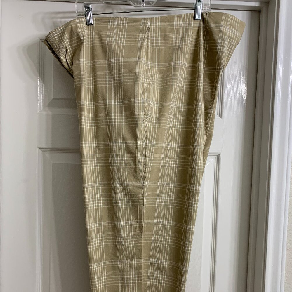 Venezia Jeans Women's Tan/White Capri Pants, Size 24, NWT